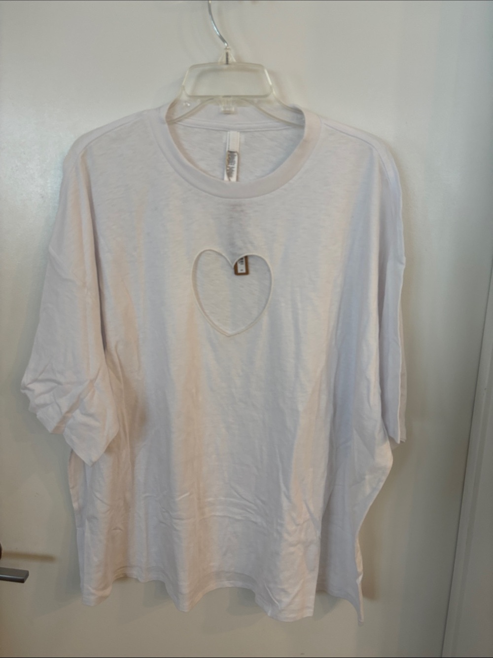 SKIMS Snow White Worn In Jersey Oversized Heart T-Shirt - Picture 3 of 7